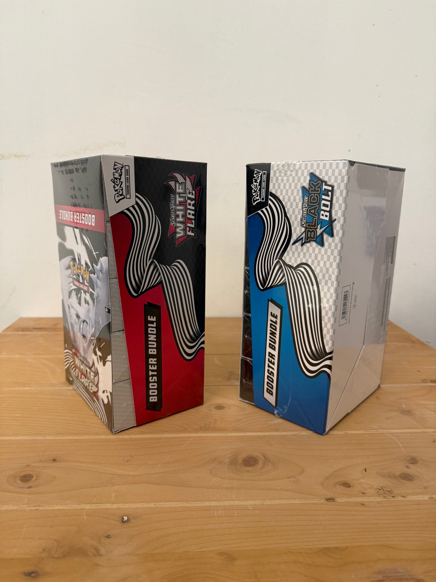 Pokémon - TCG - Black Bolt & White Flare Booster Bundle Sealed Display Trainer Town